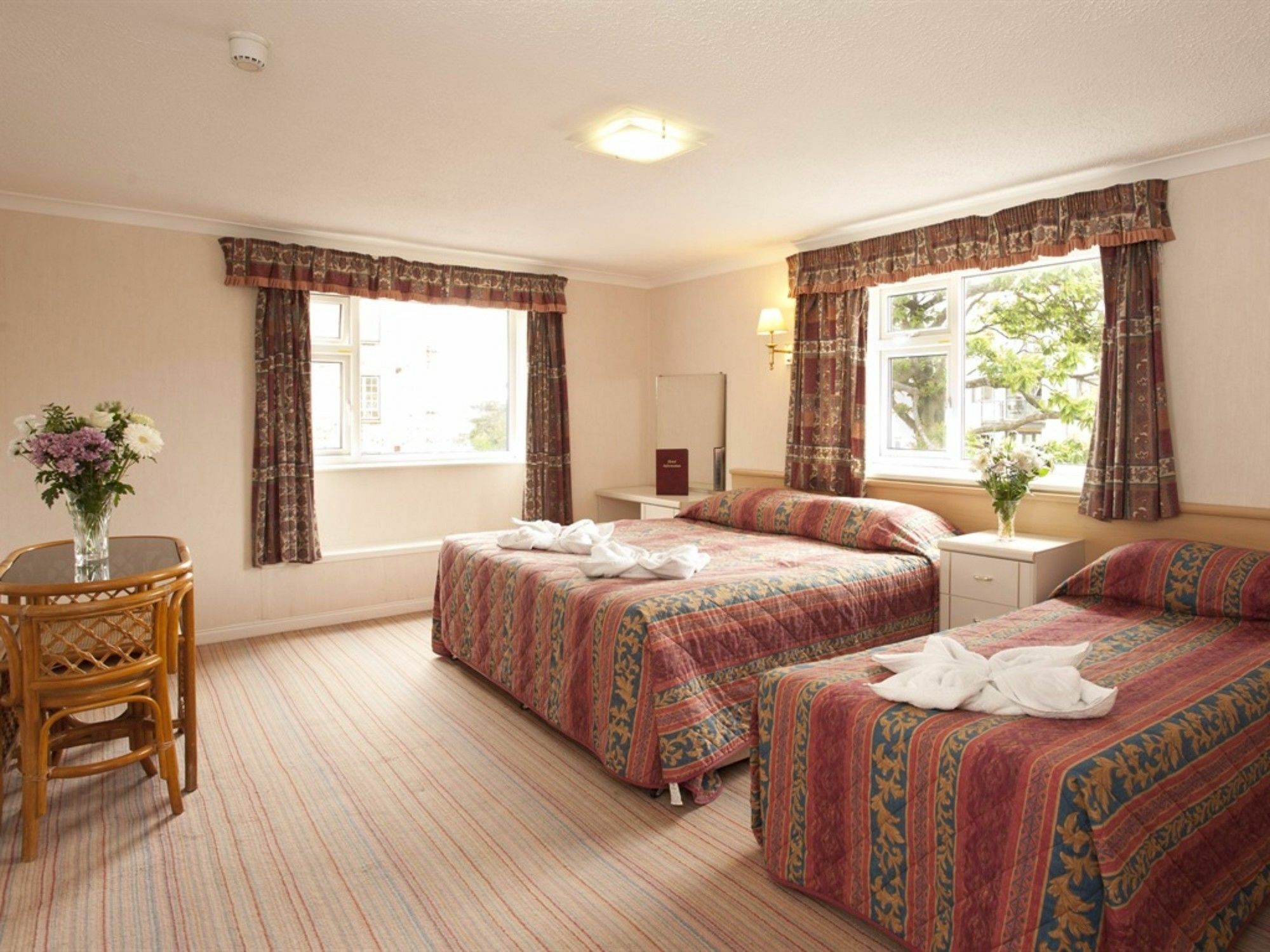 Denewood Hotel Борнмут Экстерьер фото